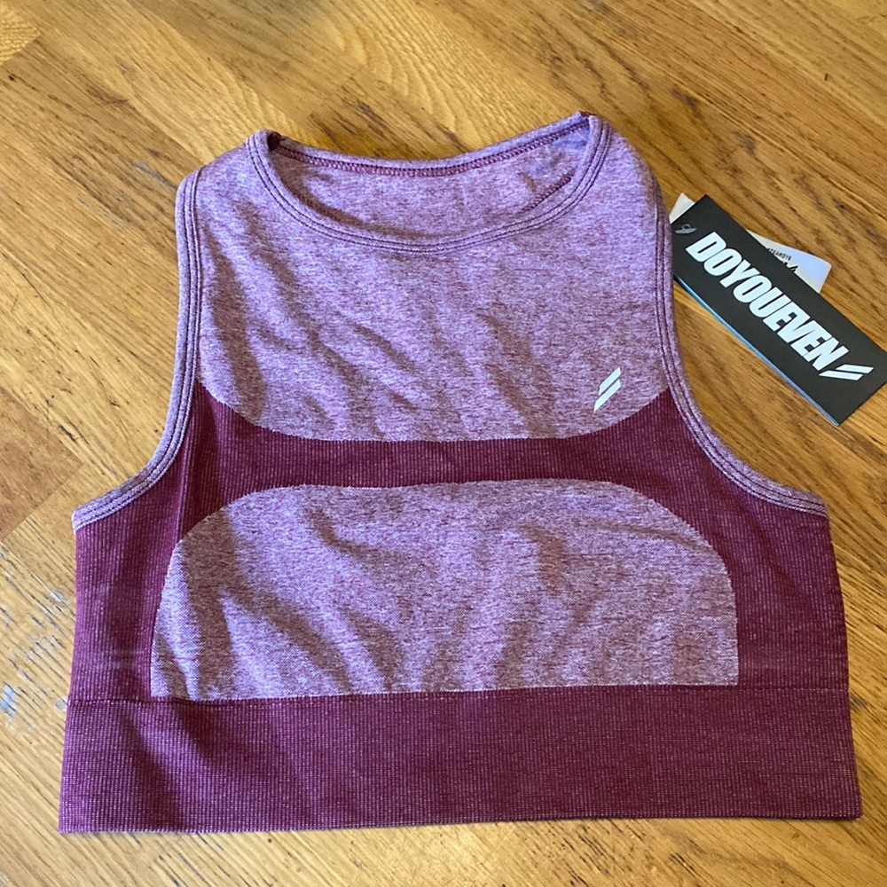 DOYOUEVEN High Neck Sports Bra, maroon. New with tags.